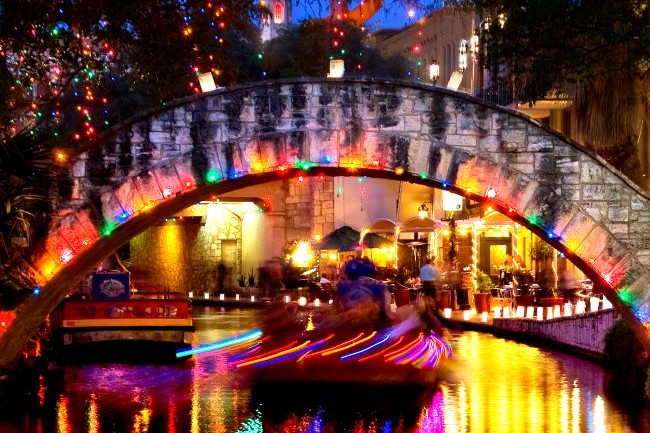 Ford Holiday River Parade and River Lighting Ceremony 2024